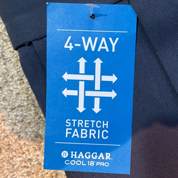 NWT HAGGAR - Cool 18®️Pro Short - Pleated - Navy - Picture 3 of 6